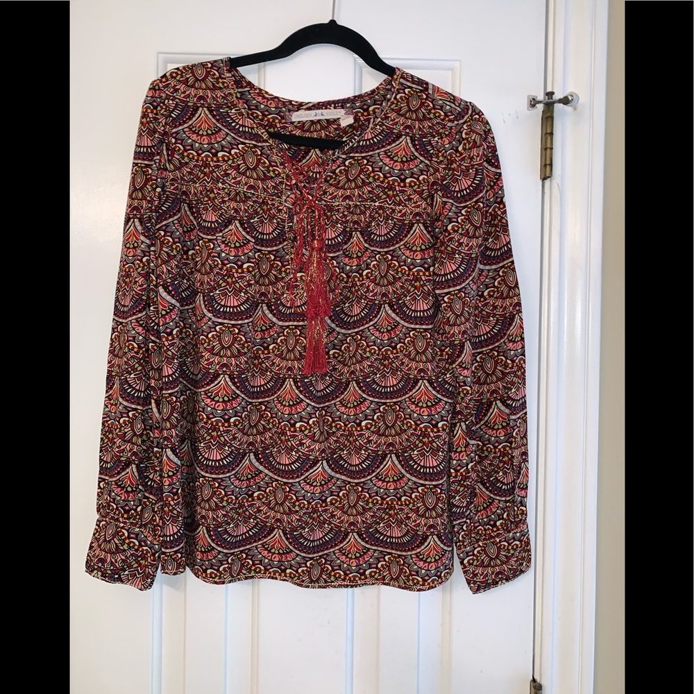 Chelsea & Violet, Boho style, long sleeve, lace top.
Sz M
Very Good Condition